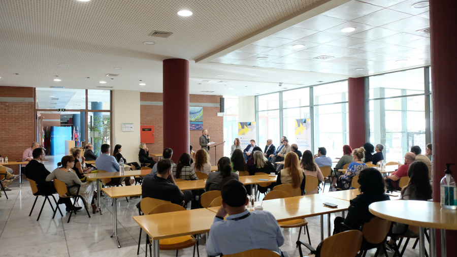 MEPs visit, discussing, Cedefop