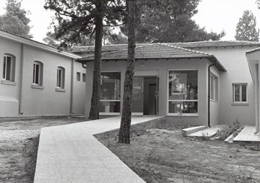 american farm school building